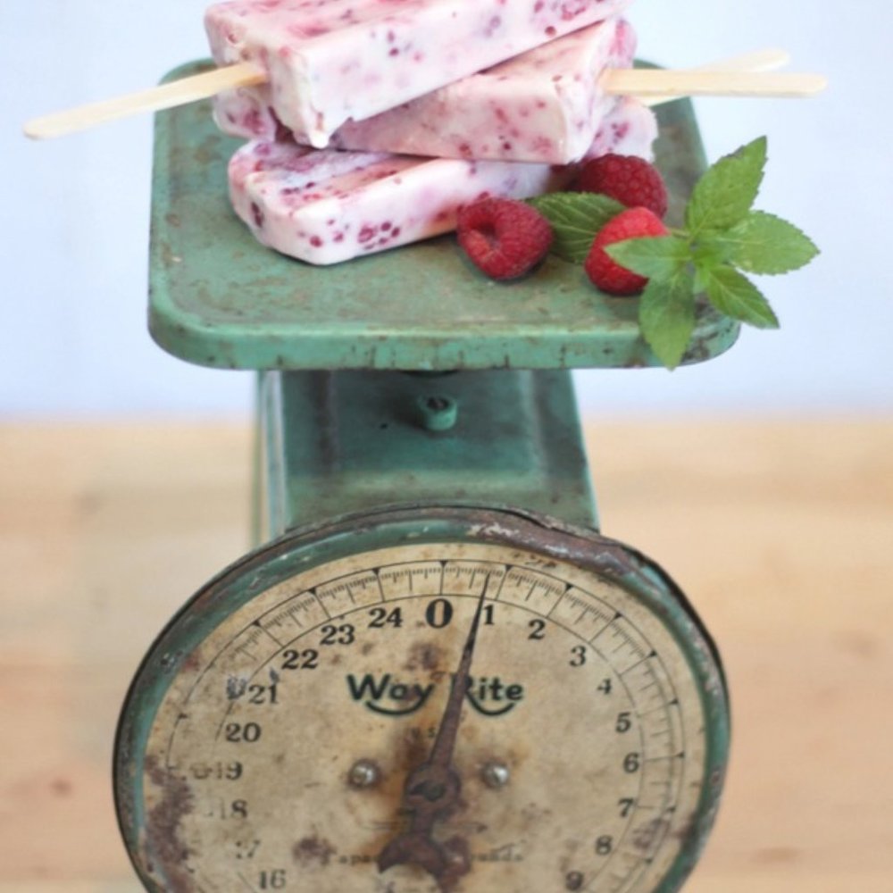 Vintage Kitchen Scale